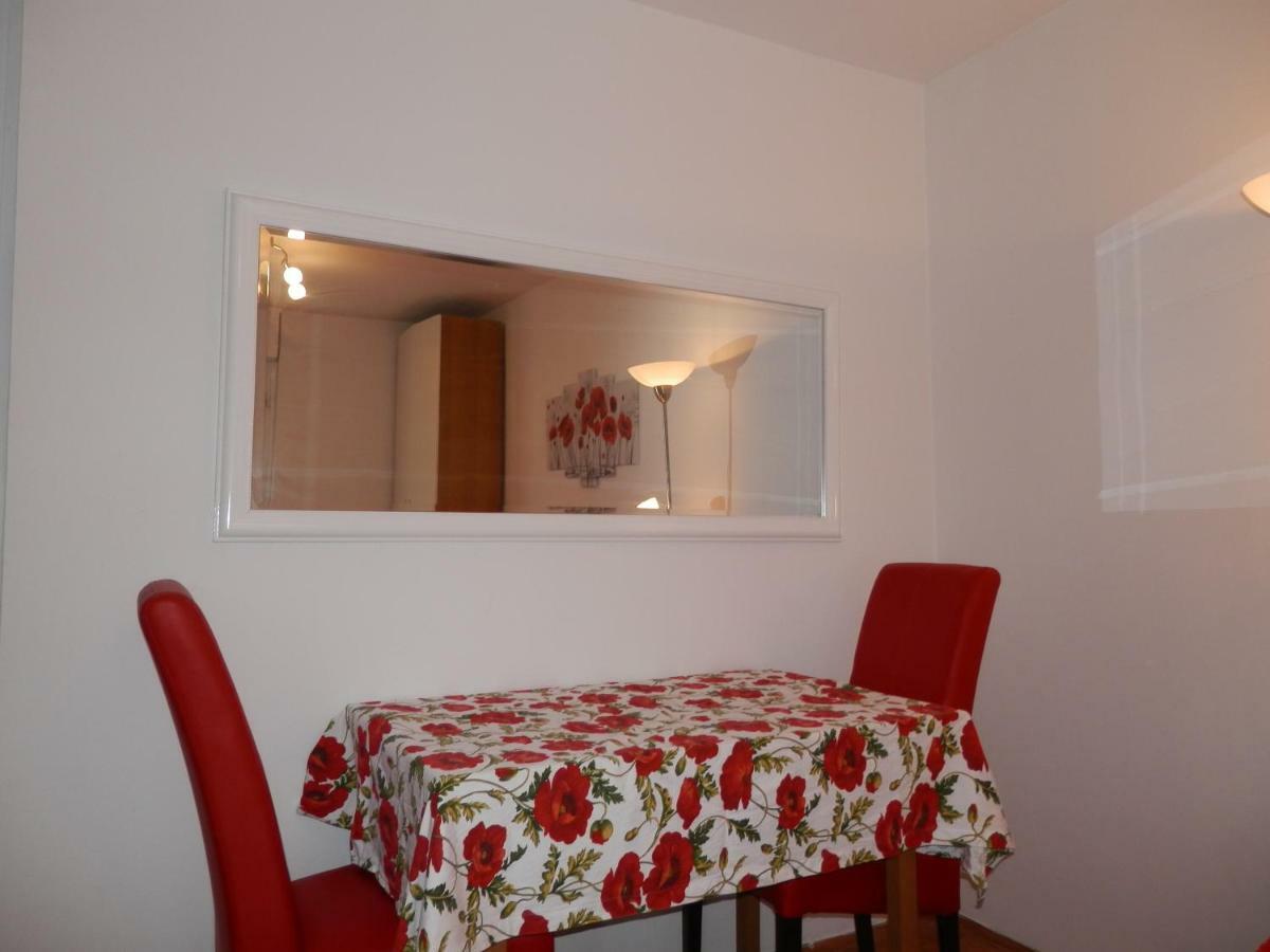 Apartment Jadranka Pula Bagian luar foto